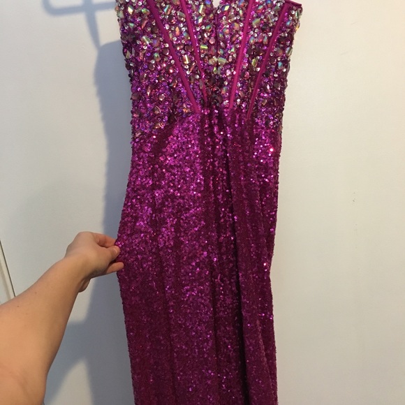 Prom gown👗 - Picture 2 of 6